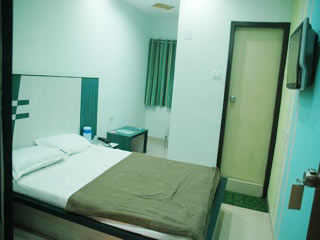 Hotel Relish Vadodara Extérieur photo