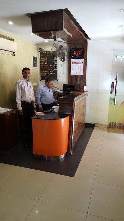 Hotel Relish Vadodara Extérieur photo